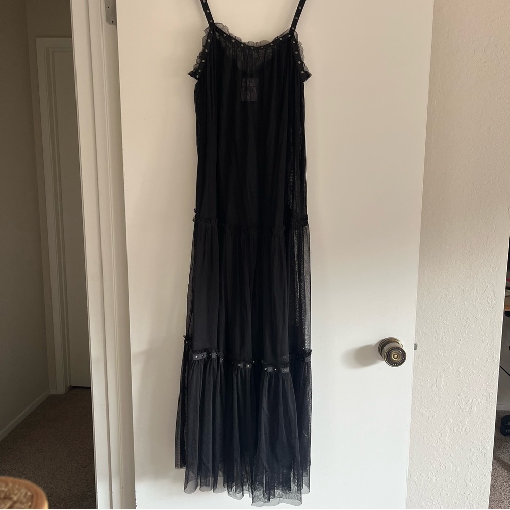 Black mesh slip